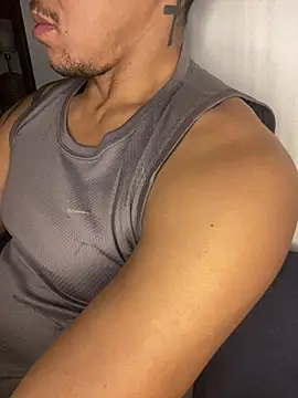 Snapshot of Tatuadomoreno23cm chatting on July 21, 2026, 2:03 am Tatuadomoreno23cm online show from July 21, 2026, 2:03 am