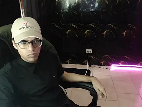 draven sex online show from June 3, 2026, 7:07 pm