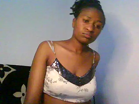 prettygurlshanie online show from July 27, 2026, 7:10 pm