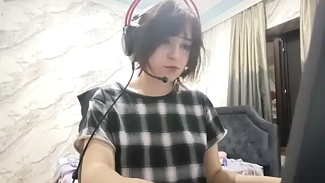bunnyhoneylovehands online show from July 27, 2026, 8:38 pm