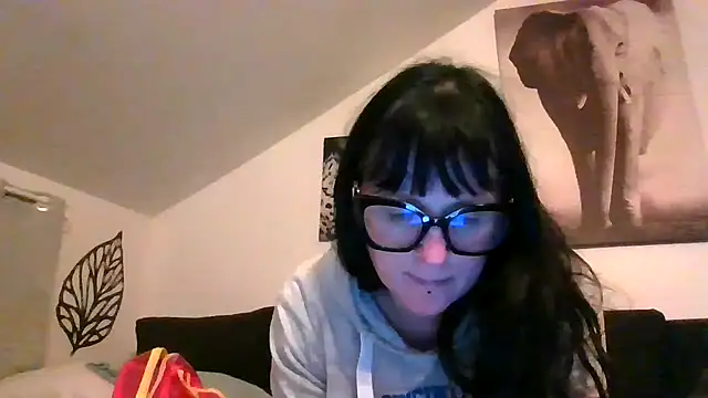 sexujuly88 online show from April 1, 2026, 9:45 pm