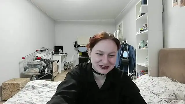 LoiseLovetto online show from June 25, 2026, 6:02 pm