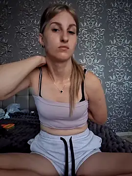 carolinaXlove online show from June 10, 2026, 10:27 am