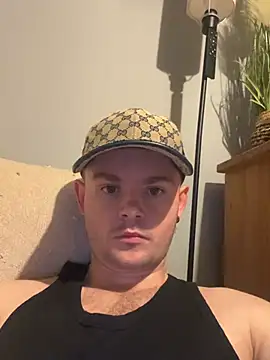 Ronnie153 online show from August 4, 2026, 8:46 pm