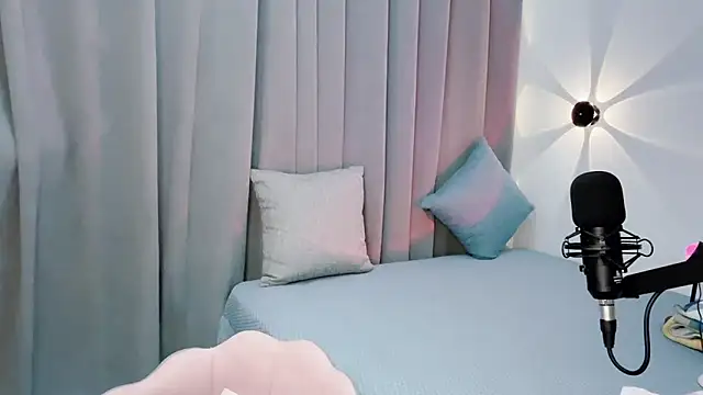 Momo-Wow online show from July 13, 2026, 6:24 am