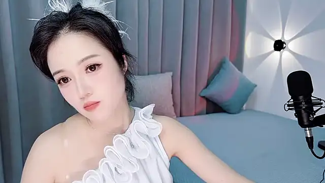 Momo-Wow online show from July 21, 2026, 6:04 am