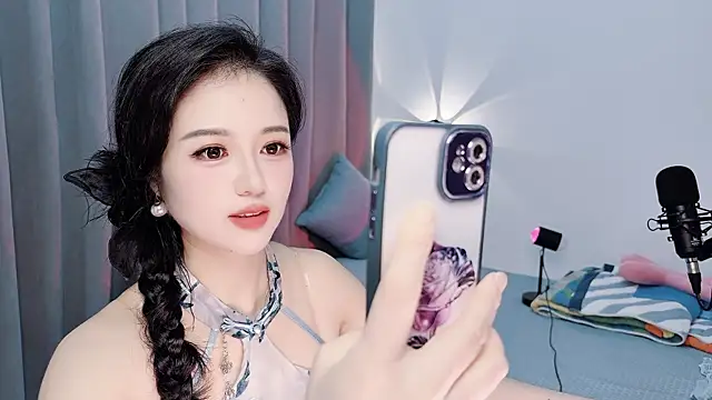 Momo-Wow online show from July 20, 2026, 5:48 am