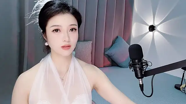 Momo-Wow online show from July 25, 2026, 6:10 am