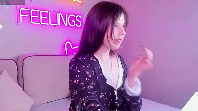 Violeta Paul online show from June 11, 2026, 2:53 am