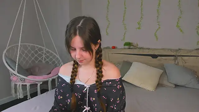 Violeta Paul online show from July 5, 2026, 9:16 am