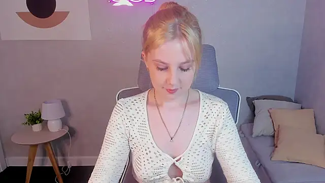 Violeta Paul online show from July 21, 2026, 12:57 am