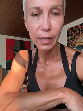GymQueenCarmen online show from July 19, 2026, 5:16 am