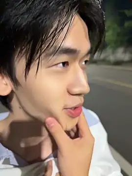 kissbaby-699 online show from June 23, 2026, 3:43 pm