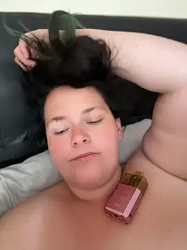 CurvyScarlett69 online show from July 11, 2026, 12:38 pm