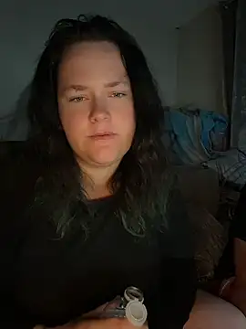 CurvyScarlett69 online show from July 12, 2026, 1:17 am