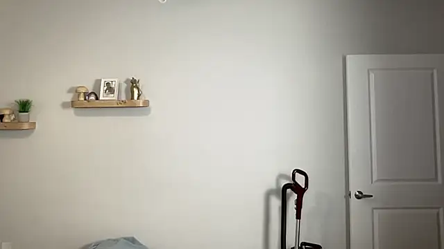 maddiliz online show from October 23, 2025, 3:27 am