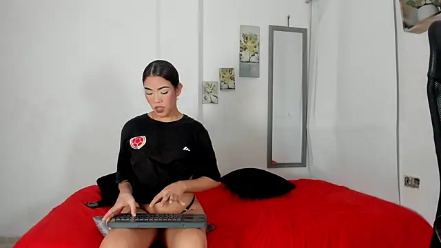 ashley girl queen online show from July 21, 2026, 5:42 am