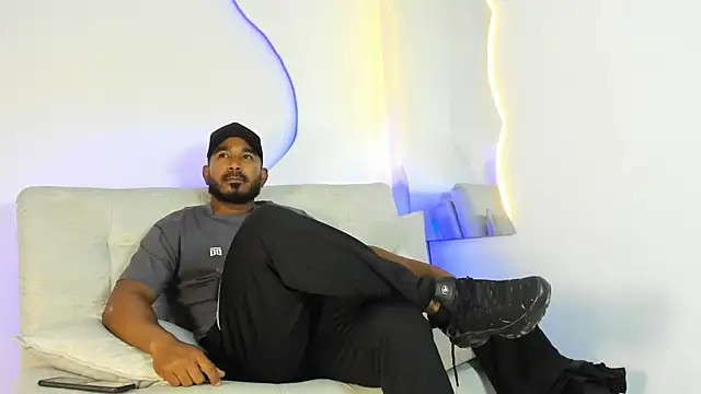 LeoCarter  online show from June 3, 2026, 10:16 am