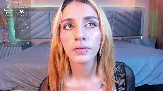 scarlet  rossi online show from July 3, 2026, 3:13 am