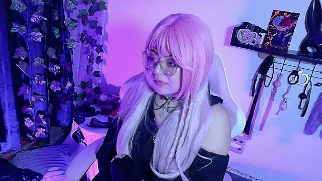 Snapshot of Meow_cat4 chatting on June 10, 2026, 7:04 pm Meow cat4 online show from June 10, 2026, 7:04 pm