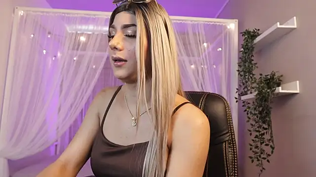 Martinaa Rose online show from July 28, 2026, 12:48 pm