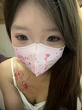 Snapshot of QIQI-QIQI-01 chatting on August 5, 2026, 2:22 pm QIQI-QIQI-01 online show from August 5, 2026, 2:22 pm