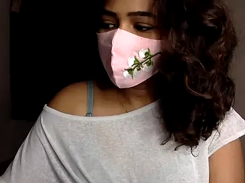 Nisha-moon online show from July 3, 2026, 7:04 am