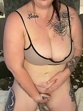 Maddison Leighxo online show from July 7, 2026, 8:23 pm