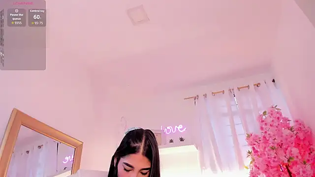 Violeta Velvet  online show from July 8, 2026, 1:01 pm