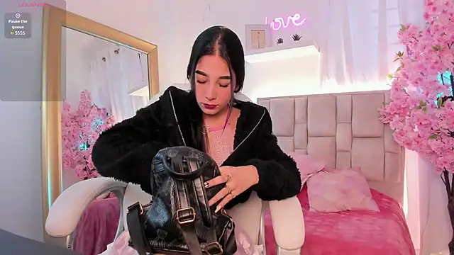 Violeta Velvet  online show from July 15, 2026, 12:34 pm