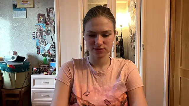 Codi Rostersy online show from June 17, 2026, 3:06 am