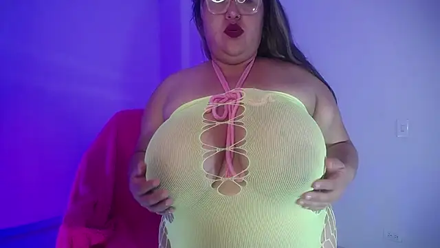 HoneyBunnyBBW online show from July 18, 2026, 3:15 am
