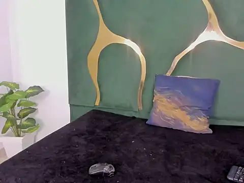 Mila petiteasm online show from June 15, 2026, 12:49 pm