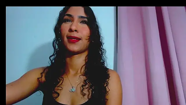 Snapshot of Malikaa__ chatting on July 6, 2026, 3:35 am Malikaa online show from July 6, 2026, 3:35 am