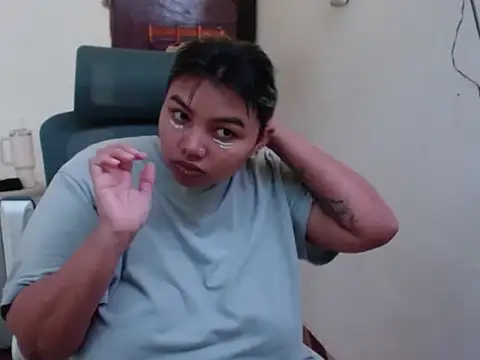 kimy 19 online show from June 19, 2026, 8:14 pm