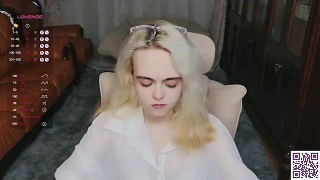 Oxcy Secret online show from July 24, 2026, 9:11 pm