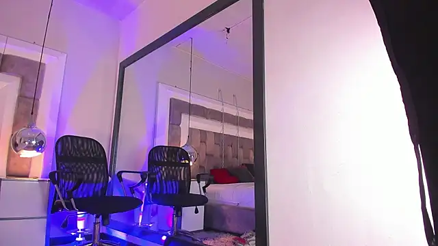 LucasThomson  online show from July 14, 2026, 4:06 am