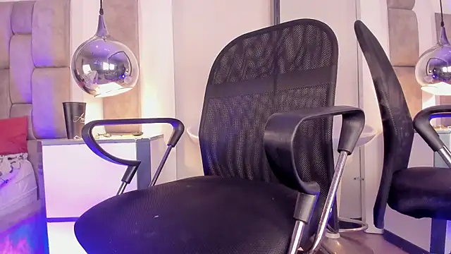 LucasThomson  online show from July 20, 2026, 10:50 am