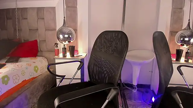 LucasThomson  online show from July 27, 2026, 4:08 am
