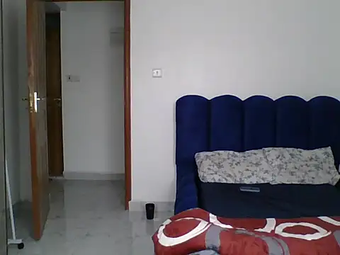 MissElsie21 online show from June 6, 2026, 7:57 am