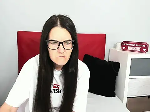 NadiaXlove online show from July 9, 2026, 2:49 pm