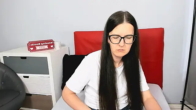 NadiaXlove online show from July 28, 2026, 6:20 pm