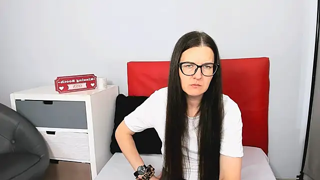 NadiaXlove online show from July 28, 2026, 3:21 pm