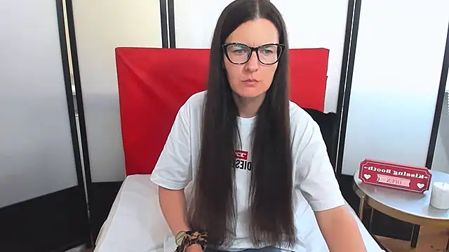 NadiaXlove online show from June 30, 2026, 3:01 pm