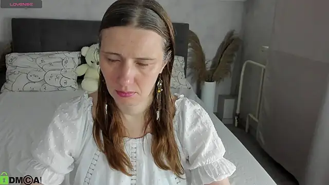 Kathrine-Meyer online show from June 27, 2026, 1:00 am