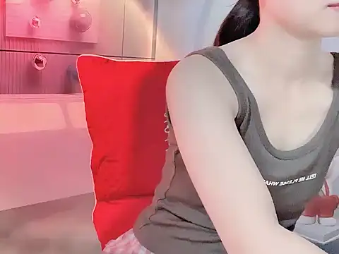 -Lylyn- online show from June 30, 2026, 1:49 am