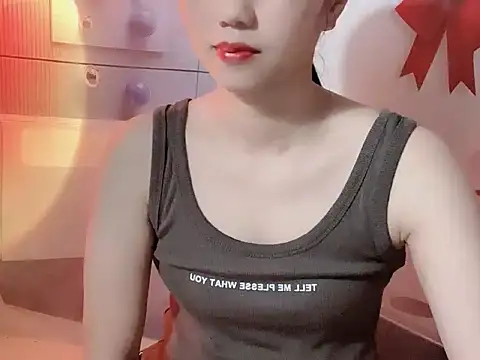 -Lylyn- online show from June 9, 2026, 5:52 am