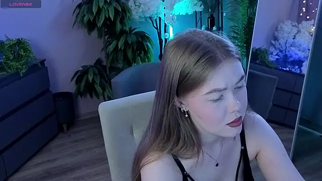 Lina deels online show from July 4, 2026, 7:29 pm