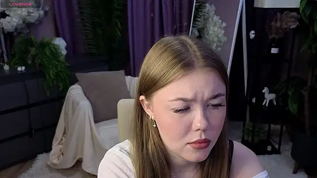 Lina deels online show from June 21, 2026, 6:57 pm
