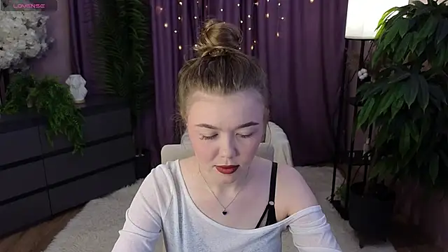 Lina deels online show from June 25, 2026, 7:30 pm
